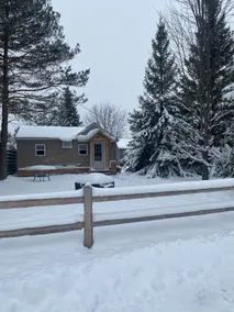 Hidden Pines Getaway - Image 2