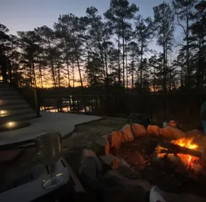 Lakefront Oasis•Heated SwimSpa•Dock and more - Image 5