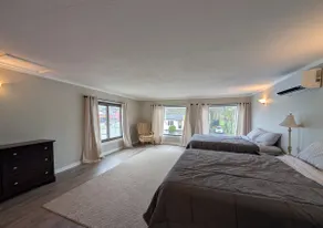 Big Apartment in Shopping Center - Image 5