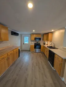 Big Apartment in Shopping Center - Image 4