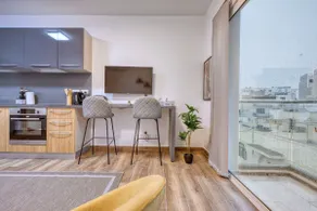 Stylish Studio with private balcony, close to Valletta - Image 4