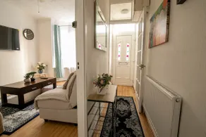 3 Bed Stylish & Spacious Home, Sleep up to 7ppl - Image 5