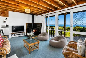Oceanview Retreat | Coastal Views | Sleeps 9 - Image 3