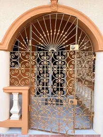 One Bedroom Apt Two Queen Beds - Image 4
