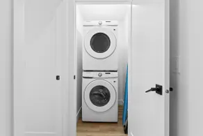 2BR Suite | Free Parking | U of C & C-Train - Image 5