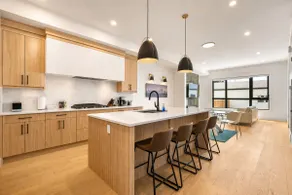 New 3BR Home w/ AC + Free Parking near UofC - Image 3