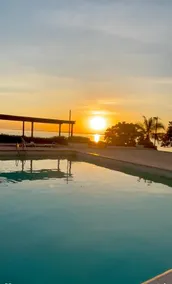 Beachfront|Luxury Condo|2 Pools|Centrally Located - Image 4