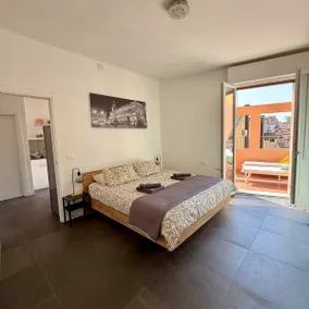 Sunset Terrace: 2 Bedrooms and Terrace in the Center - Image 4