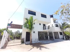 3-bedroom bungalow and charming terrace - Image 2