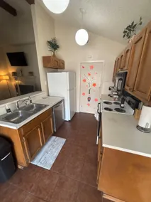 Beautiful, Quiet and Cozy Condo - Image 4