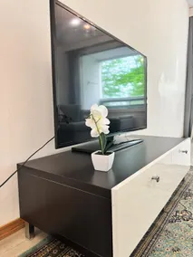 Bright Cozy Flat + Free Parking - Image 3