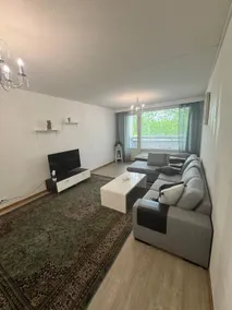 Bright Cozy Flat + Free Parking - Image 2