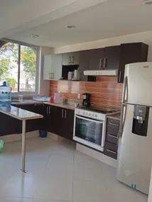 Vacation home with lake access and pool - Image 4