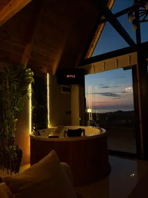 Lona Suite Bungalows - Image 2