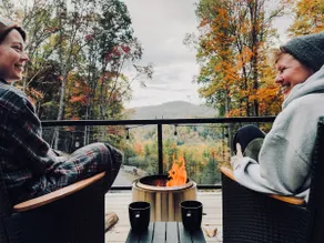 Romantic A-Frame, 7 Private Acres w Mountain Views - Image 3