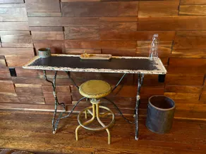 Downtown Rustic Retreat - Image 3