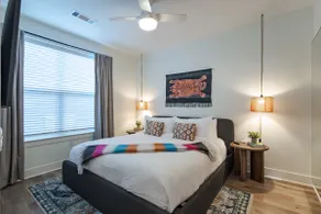 Sunset Verse | Bright & Vibey 1BR | Walk to Broad - Image 5