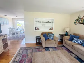 Coral Cottage, mins from beach - Image 2
