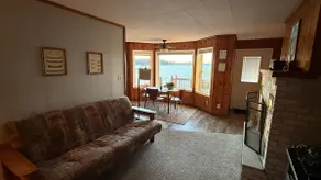 Cozy Lake Escape - Hot tub, Sauna, Fire Pit & More - Image 2
