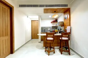 Bliss- 1 Bed Suite With Balcony and Bathtub - Image 4