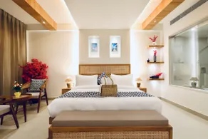 Bliss- 1 Bed Suite With Balcony and Bathtub - Image 2