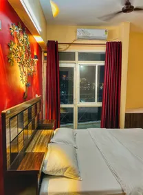 Acacia Stays 614|Near Lulu Mall & Medanta Hospital - Image 5