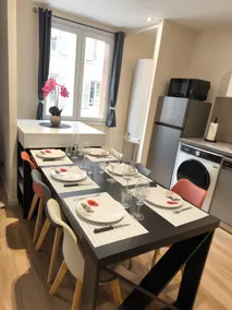 At Laëtitia & Romain's - Image 4