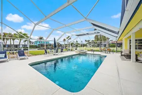 Luxury Waterfront Paradise - Image 3