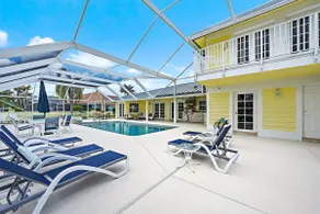 Luxury Waterfront Paradise - Image 2
