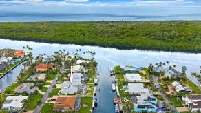 Luxury Waterfront Paradise - Image 3