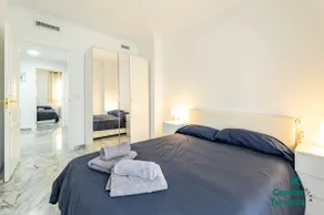 Modern apartment in downtown Huelva with parking - Image 4