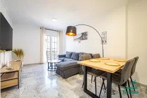 Modern apartment in downtown Huelva with parking - Image 2