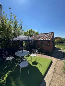 2 bed quaint cottage w/parking - Image 5