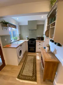2 bed quaint cottage w/parking - Image 4