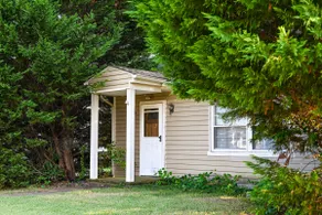 Train Tracks Getaway (Whole house) - Image 3