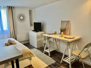 Charming studio 8 minutes from Paris - Image 4