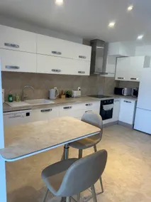 Renovated penthouse with large terrace - Image 5