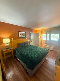 (139) Gated - 1 King Apt w/ Full Kitchen - Image 3