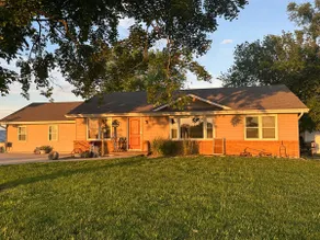 Tranquil home outside Butler, Mo - Image 3