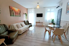 Spacious 2-Bedroom Apartment with Terrace, Parking, and WiFi near Amélie-les-Bains Baths - Image 1