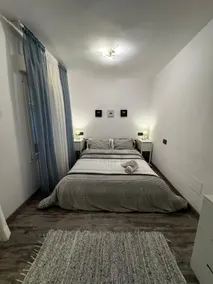 Between the sea and the city - Image 3