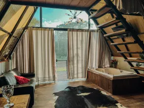 Easy access, Jacuzzi, fireplace and breakfast. - Image 2