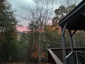 1BR 2BA Cabin Hot Tub, Minutes to Pigeon Forge - Image 2