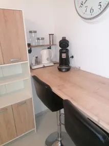 Ideal 50 m2 terrace, free parking - Image 3