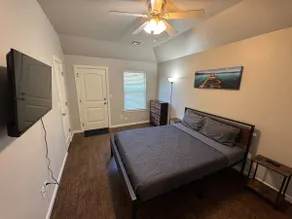 Immaculate 2BR Getaway - Image 4