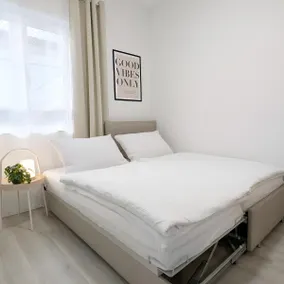 Newly renovated, cozy 4-room apartment. - Image 5