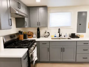 Cozy 1BR in Northgate w/Parking - Image 3