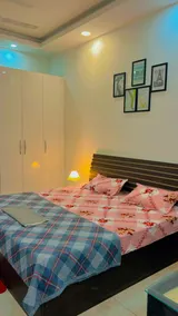 Naples Suite - Green Facing Park View - Image 2
