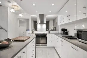 NEW Listing - Stylish Coal Harbour Townhome - Image 3