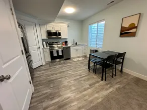 Cozy Home in Quiet Neighborhood - Image 4